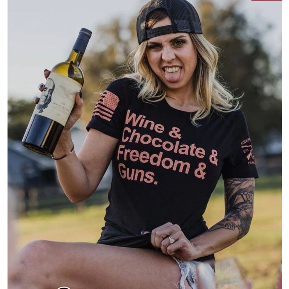 WOMEN'S WINE & CHOCOLATE & FREEDOM & GUNS T-SHIRT - BLACK S